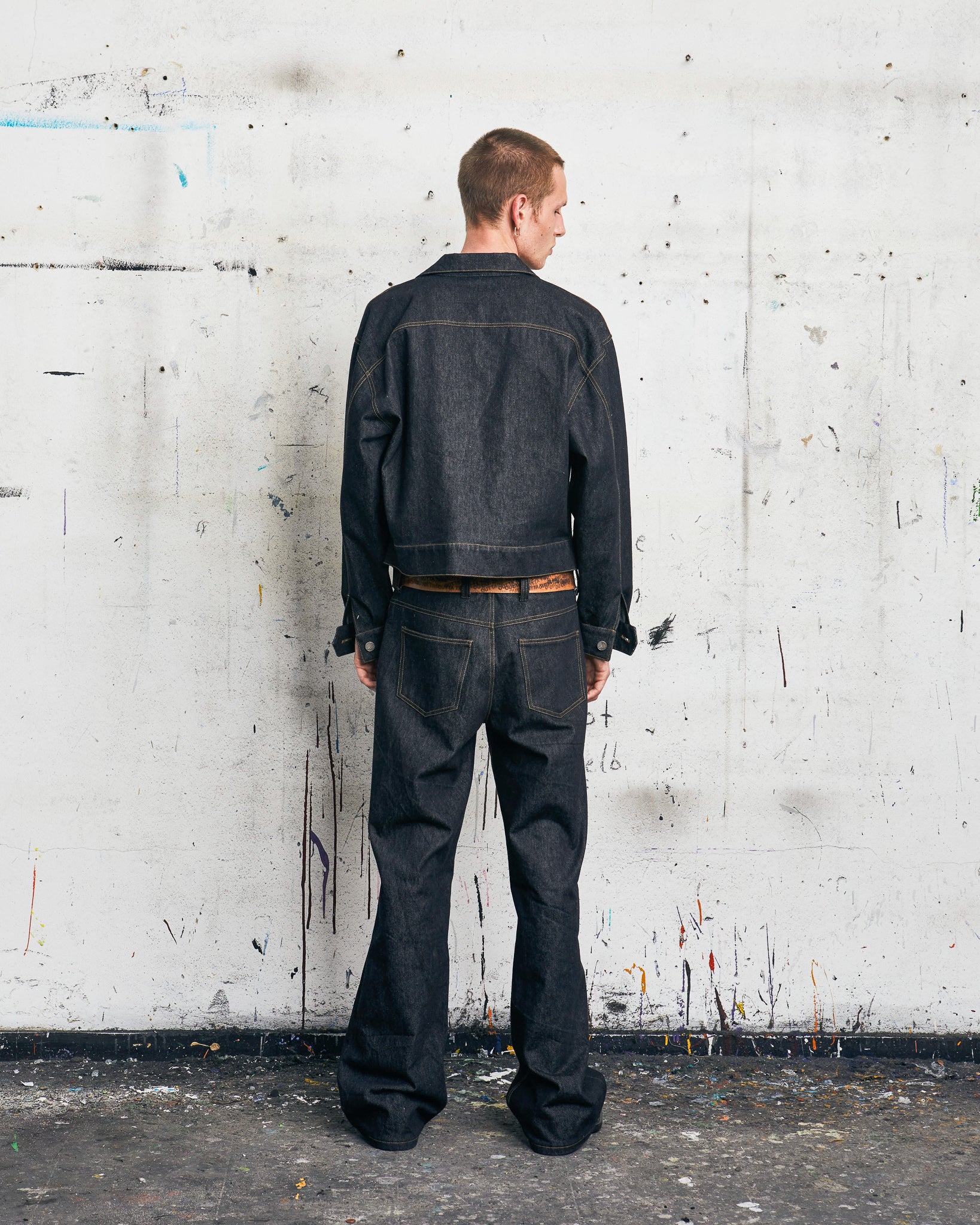 CLASSIC BLACK DENIM